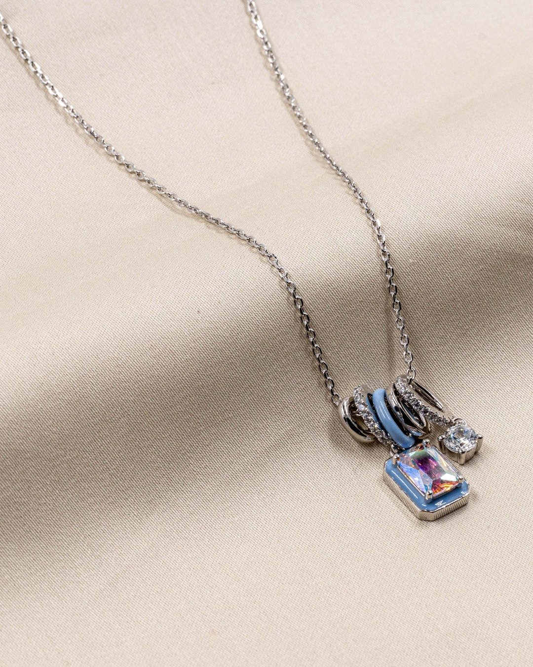 Emerald Link Halo Pendant Necklace Set – 925 Sterling Silver — view 4