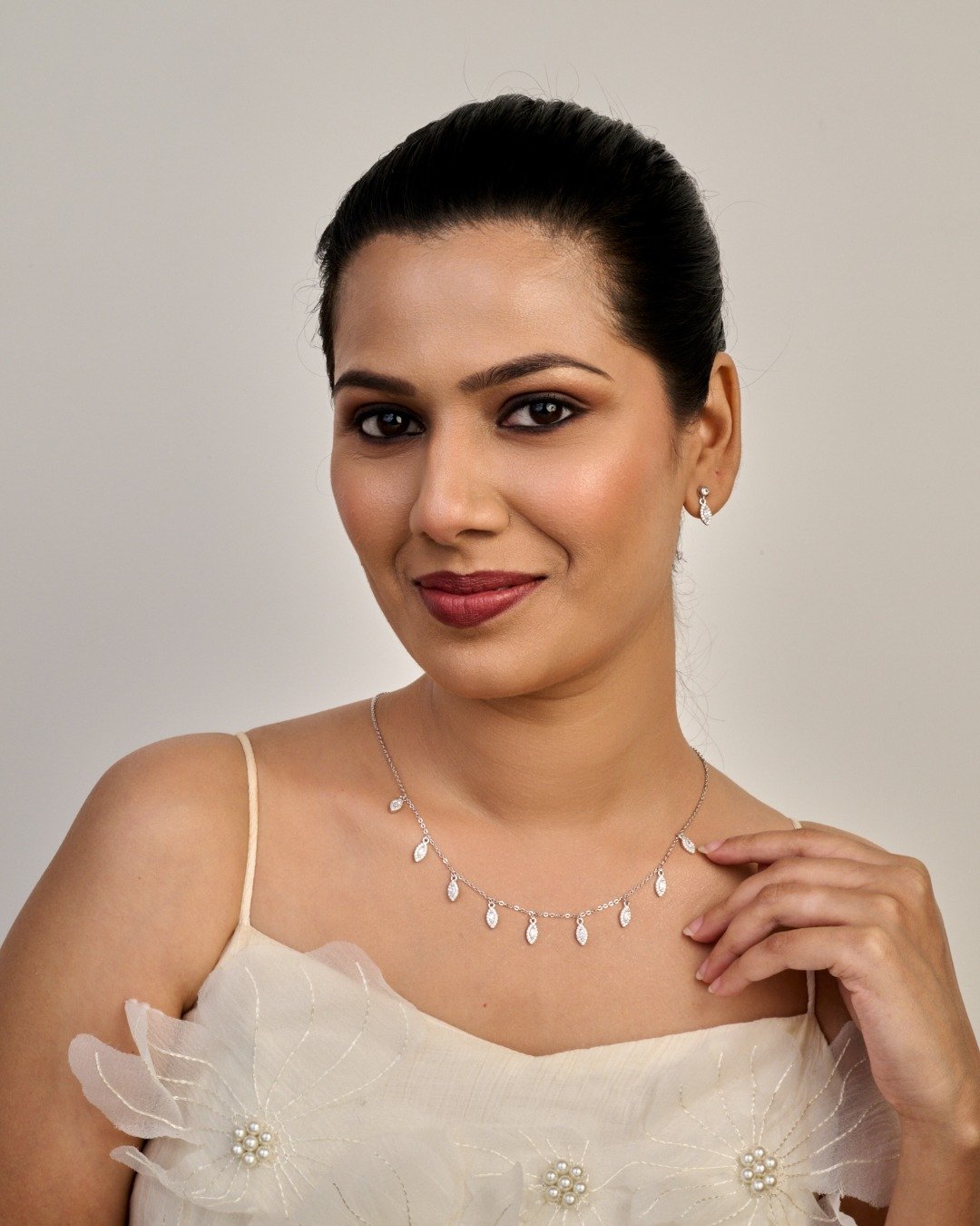 Elegant Leaf Drop Necklace Set – 925 Sterling Silver — view 4