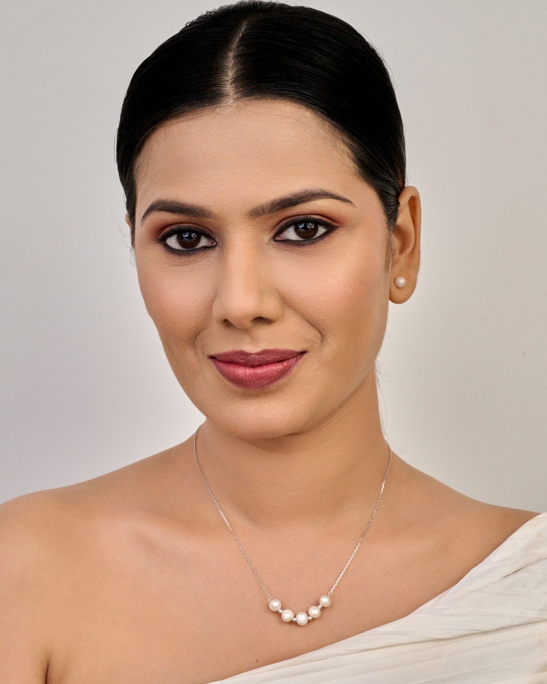 Minimal Pearl Bar Necklace – 925 Sterling Silver — view 3