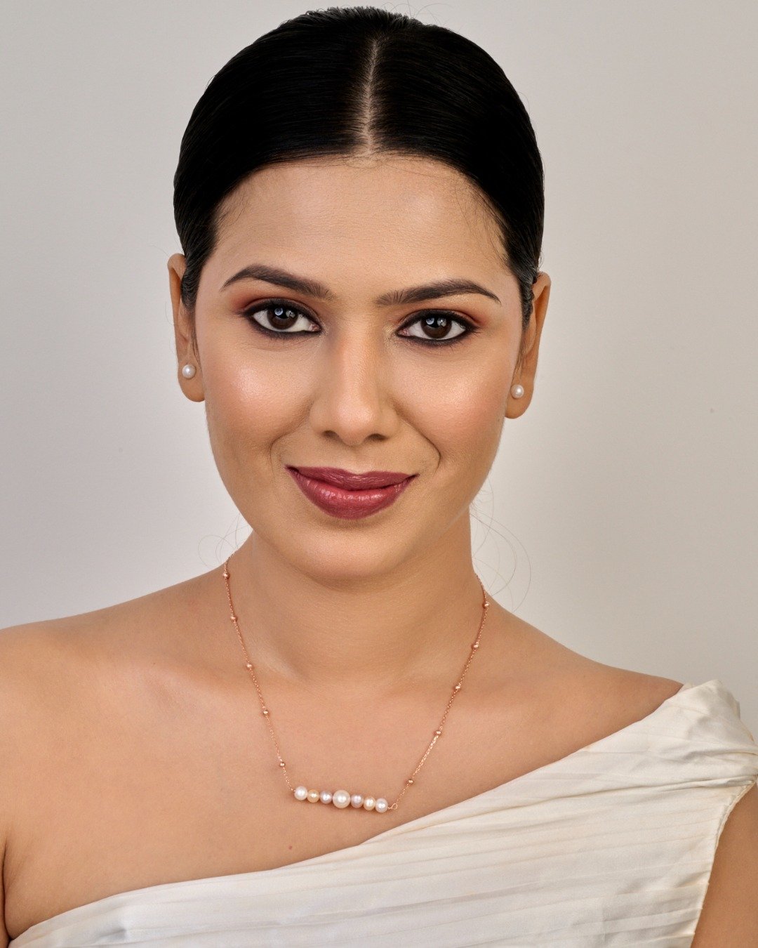 Elegant Pearl Cluster Necklace – 925 Sterling Silver — view 3