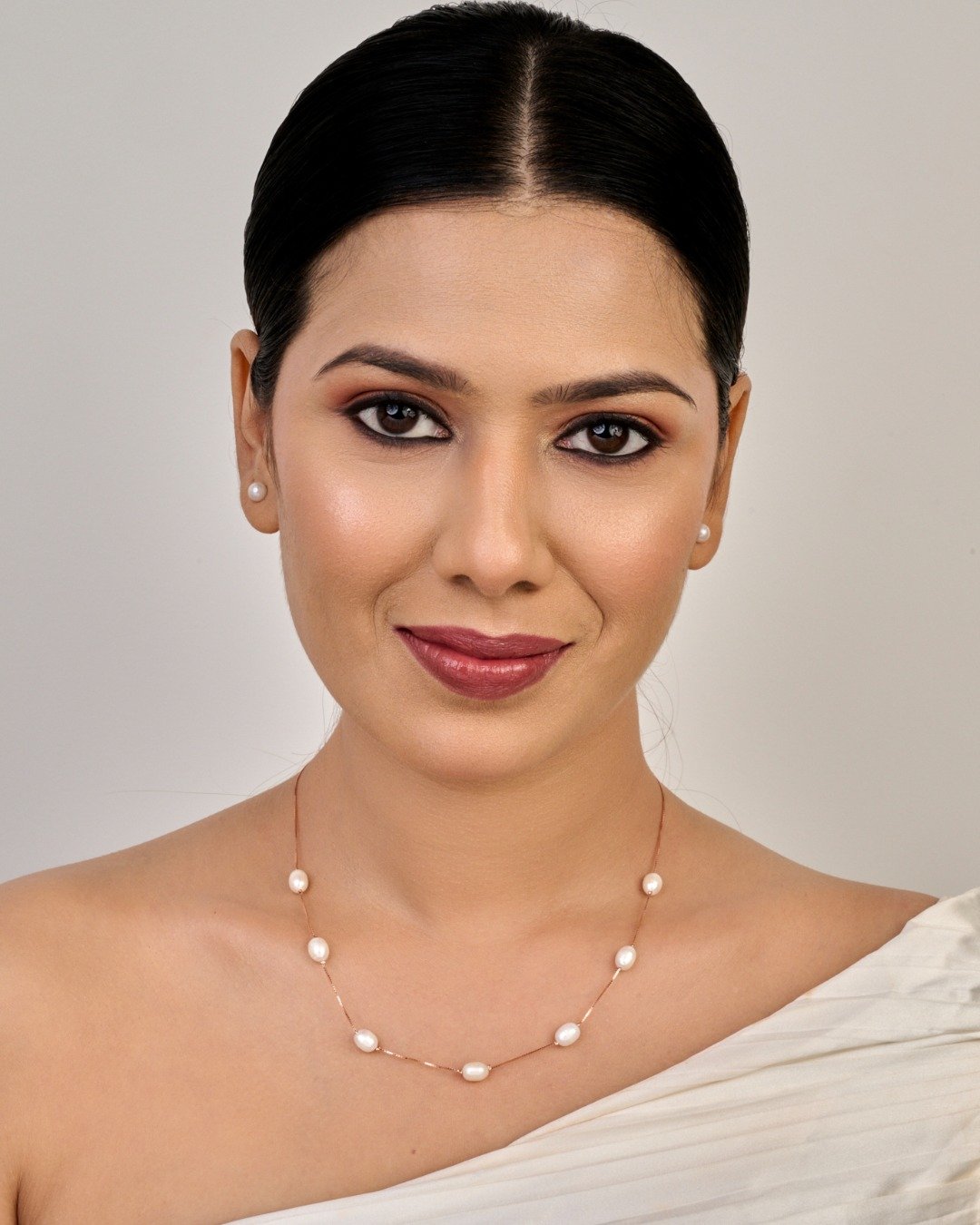 Oval Pearls Station Necklace – 925 Sterling Silver — view 3