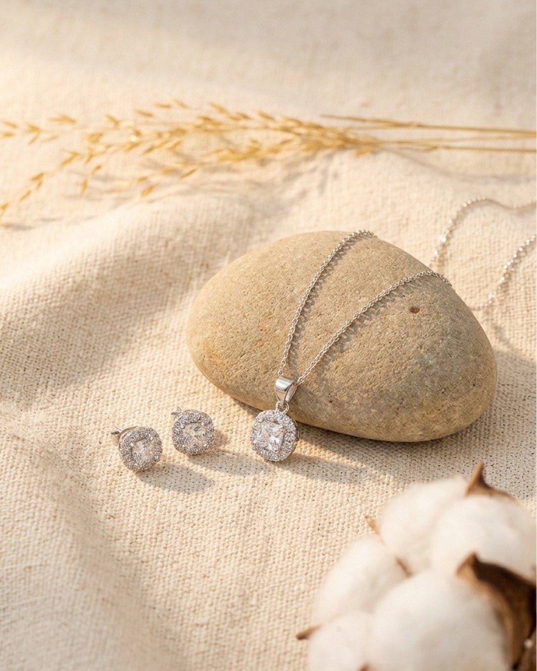 Classic Halo Sparkle Pendant Set – 925 Sterling Silver