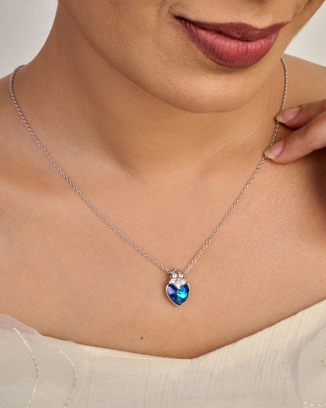 Midnight Bloom Heart Pendant Necklace – 925 Sterling Silver — view 3