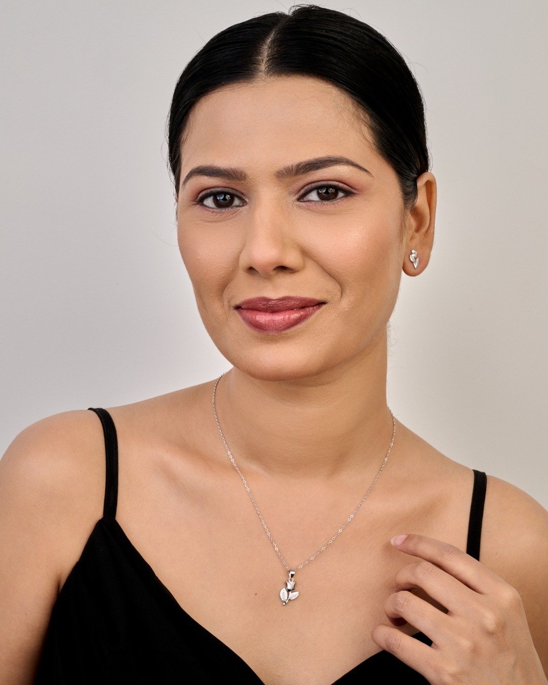 Elegant Rose Leaf Pendant Set – 925 Sterling Silver — view 3