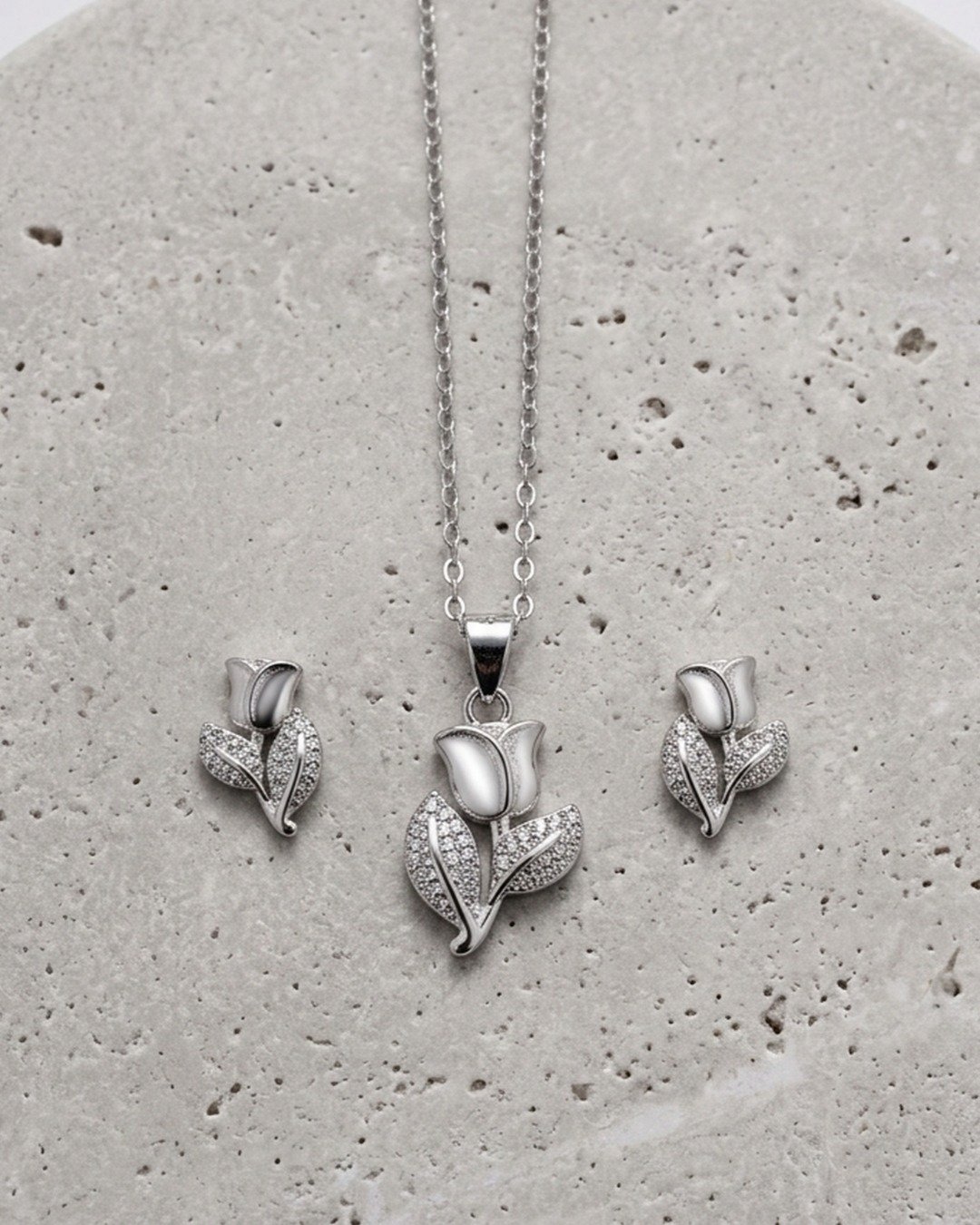 Elegant Rose Leaf Pendant Set – 925 Sterling Silver