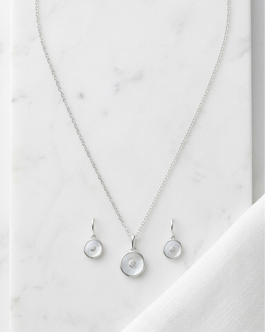 Minimal Circle Pearl Pendant Set – 925 Sterling Silver