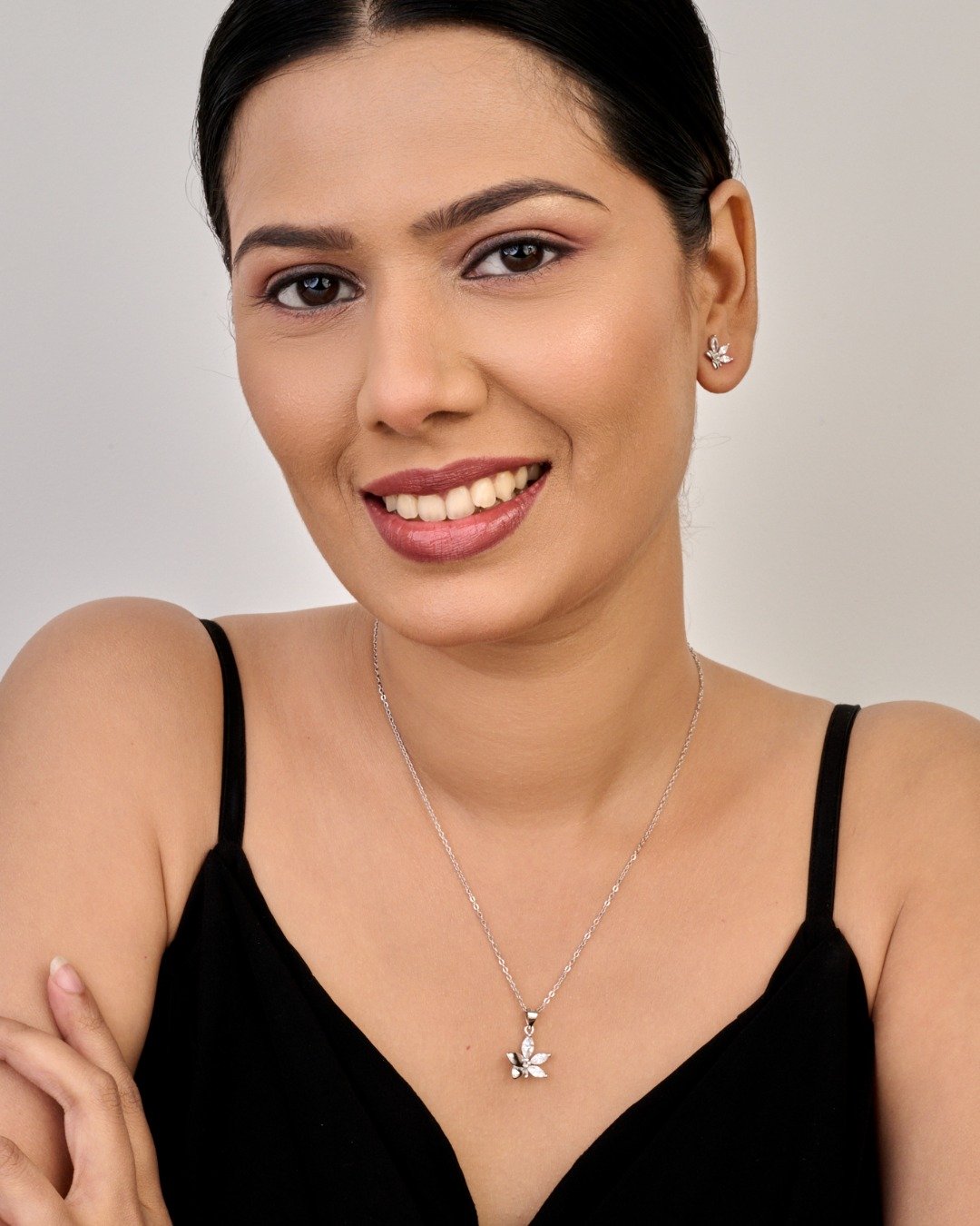 Elegant Floral Crystal Pendant Set – 925 Sterling Silver — view 4