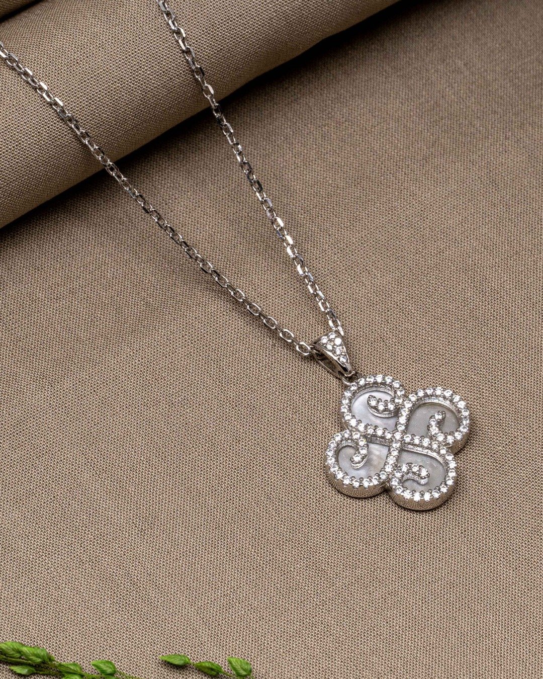 Royal Clover Mother of Pearl Necklace Set – 925 Sterling Silver