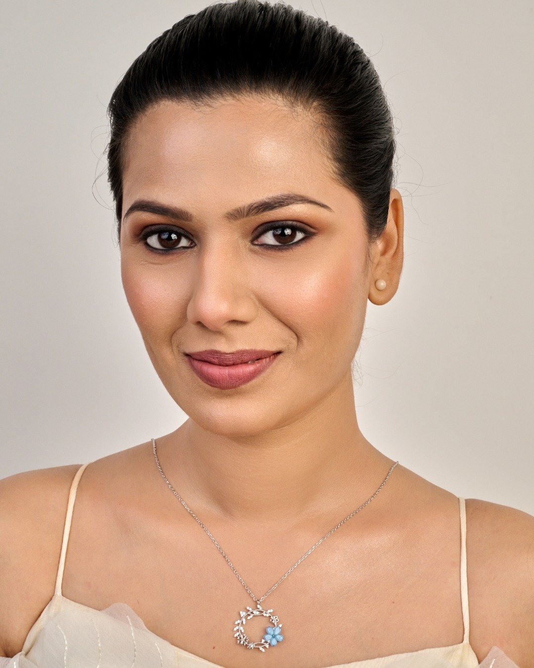 Blue Blossom Wreath Pendant Necklace Set – 925 Sterling Silver — view 3
