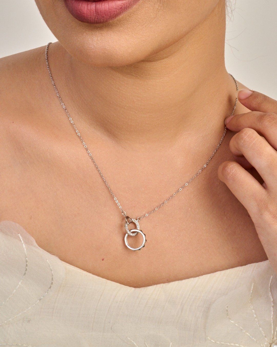 Interlocking Circle Elegance Necklace Set – 925 Sterling Silver — view 3