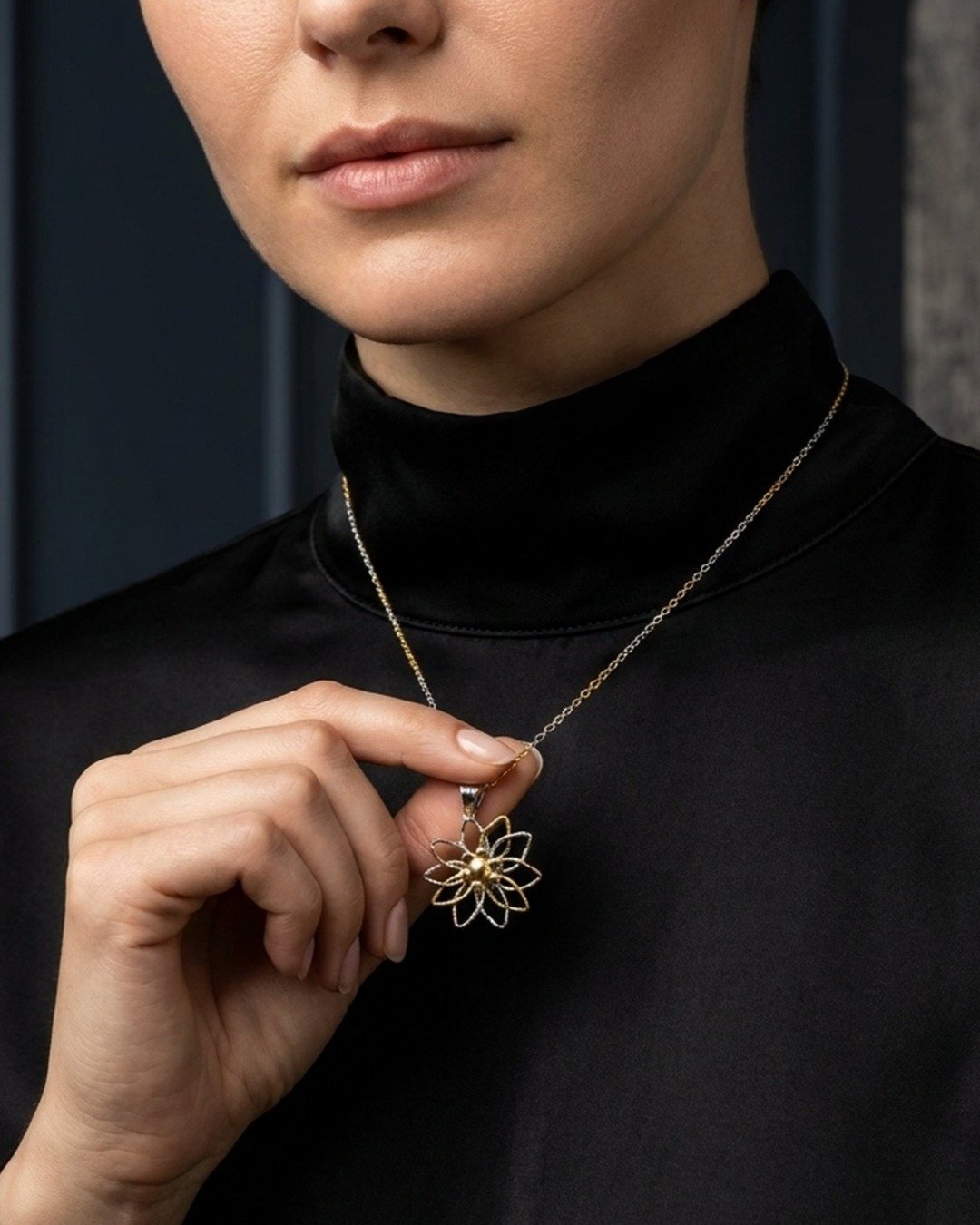 Elegant Tri-Tone Floral Pendant Necklace – 925 Sterling Silver — view 4